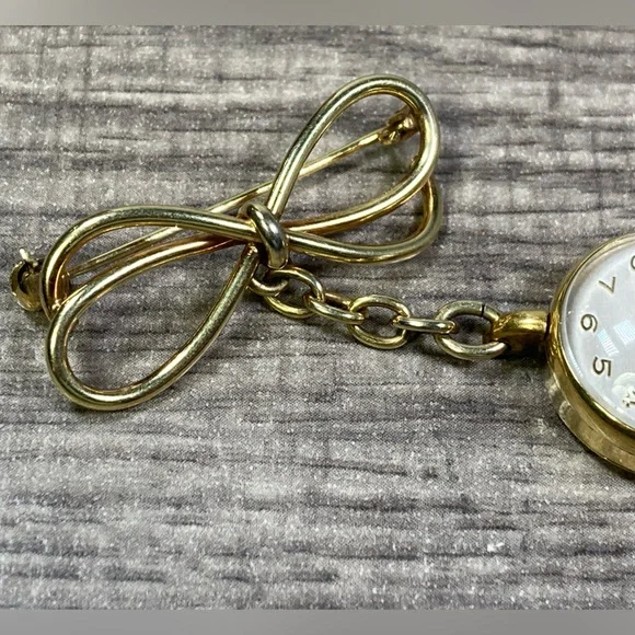Ladies 1950’s 17 Jewel Designer Swiss Gold Bow Brooch Watch Signed